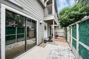 9512 Windswept Ln, Houston, TX 77063 - Photo 3