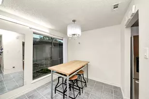 9512 Windswept Ln, Houston, TX 77063 - Photo 23