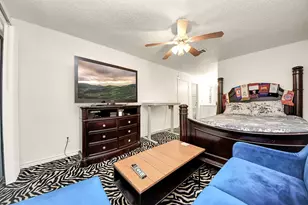 9512 Windswept Ln, Houston, TX 77063 - Photo 37