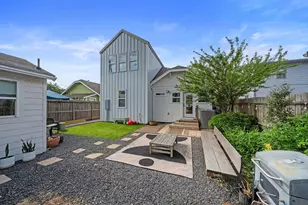 717 E 23rd St, Houston, TX 77008 - Photo 37