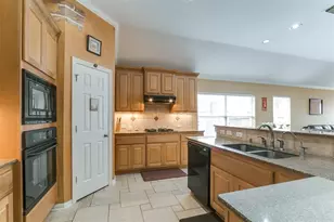 11712 Summer Brook Ct, Pearland, TX 77584 - Photo 5