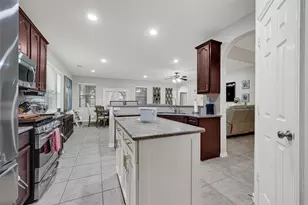 501 Burham Ln, League City, TX 77573 - Photo 13