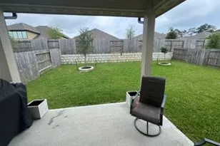 1827 E Darlington Oak Ct, Conroe, TX 77304 - Photo 15