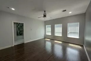 1828 Fletcher St, Houston, TX 77009 - Photo 7
