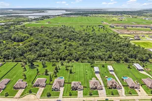 15326 Icet Crk Ave, Mont Belvieu, TX 77523 - Photo 39