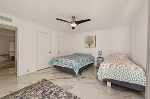 2201 Fountain View Dr, Houston, TX 77057 - Photo 15