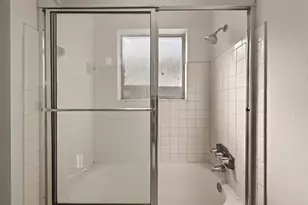 2201 Fountain View Dr, Houston, TX 77057 - Photo 19