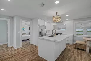 2006 Sydnor Ln, Galveston, TX 77554 - Photo 9