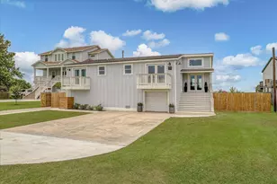 2006 Sydnor Ln, Galveston, TX 77554 - Photo 1