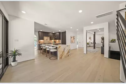 5207 Braesheather Drive, Houston, TX 77096 - Photo 11