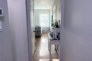 8506 Glenbrae St, Houston, TX 77061 - Photo 9