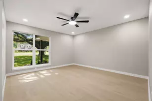 30706 McKinney Dr, Tomball, TX 77375 - Photo 19