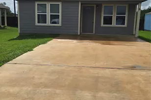 2724 Avenue D, San Leon, TX 77539 - Photo 1