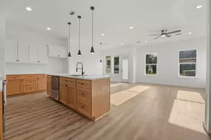 115 Capetown Ln, Conroe, TX 77356 - Photo 11