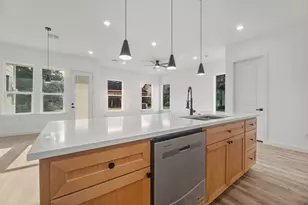 115 Capetown Ln, Conroe, TX 77356 - Photo 15