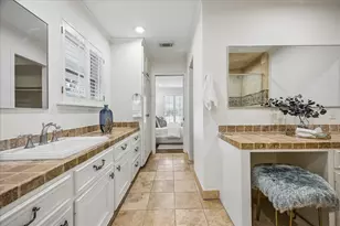 10323 Green Tree Rd, Houston, TX 77042 - Photo 19