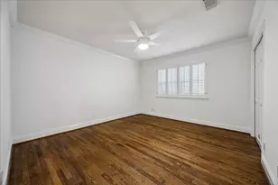 10323 Green Tree Rd, Houston, TX 77042 - Photo 25