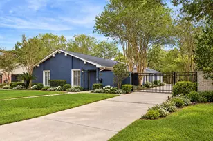 10323 Green Tree Rd, Houston, TX 77042 - Photo 1