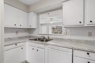 6907 Chasewood Drive, Missouri City, TX 77489 - Photo 9