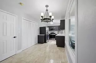 8927 Aspen Pl Dr, Houston, TX 77071 - Photo 7