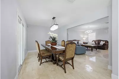 8927 Aspen Place Drive, Houston, TX 77071 - Photo 5