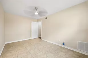 5602 Cartagena St, Houston, TX 77035 - Photo 21