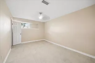 5602 Cartagena St, Houston, TX 77035 - Photo 17