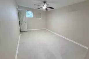 5602 Cartagena St, Houston, TX 77035 - Photo 15