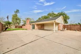 5602 Cartagena St, Houston, TX 77035 - Photo 25