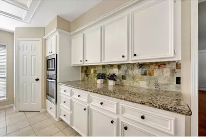 15110 Greenleaf Lane, Houston, TX 77062 - Photo 9