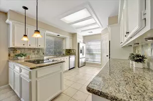 15110 Greenleaf Ln, Houston, TX 77062 - Photo 7