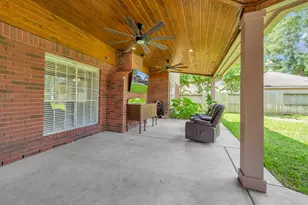 15110 Greenleaf Ln, Houston, TX 77062 - Photo 39