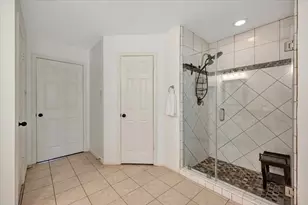 15110 Greenleaf Ln, Houston, TX 77062 - Photo 11