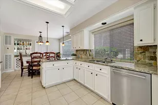 15110 Greenleaf Ln, Houston, TX 77062 - Photo 19