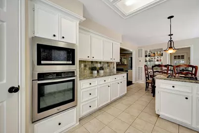 15110 Greenleaf Lane, Houston, TX 77062 - Photo 11
