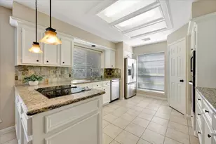 15110 Greenleaf Ln, Houston, TX 77062 - Photo 15