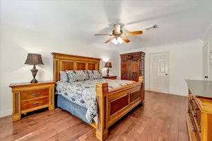 15110 Greenleaf Ln, Houston, TX 77062 - Photo 9