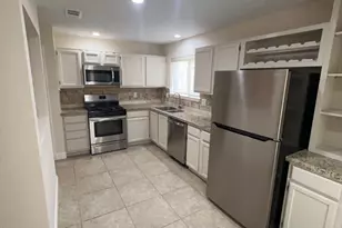 7402 Wood Bluff Blvd, Houston, TX 77040 - Photo 3