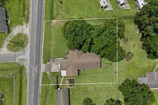 1404 S Main St, Anahuac, TX 77514 - Photo 23