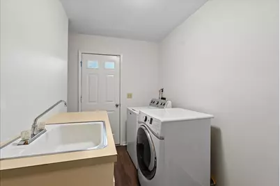 1404 S Main Street, Anahuac, TX 77514 - Photo 15