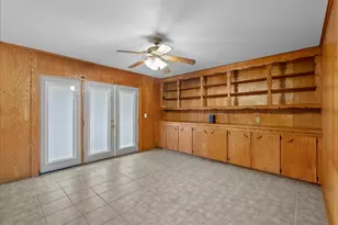 1404 S Main St, Anahuac, TX 77514 - Photo 11