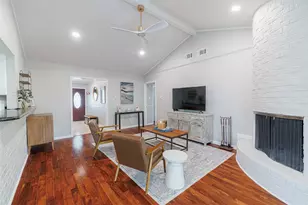 14127 Woodthorpe Ln, Houston, TX 77079 - Photo 13