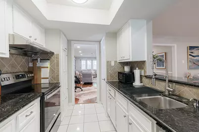 14127 Woodthorpe Lane, Houston, TX 77079 - Photo 11