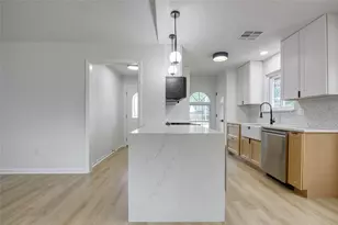 5802 Chrystell Ln, Houston, TX 77092 - Photo 5