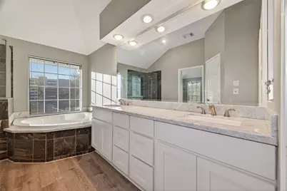 12912 Kingsbridge Lane, Houston, TX 77077 - Photo 37