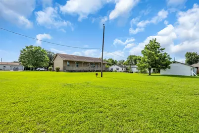 831 Easy St, La Porte, TX 77571 - Photo 3