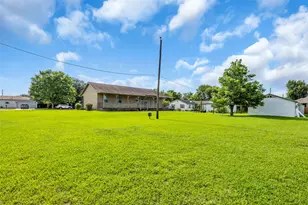 831 Easy St, La Porte, TX 77571 - Photo 3