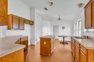 831 Easy St, La Porte, TX 77571 - Photo 5