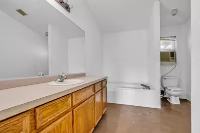 831 Easy St, La Porte, TX 77571 - Photo 9