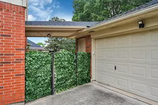 17514 Whispering Star Ct, Houston, TX 77095 - Photo 3